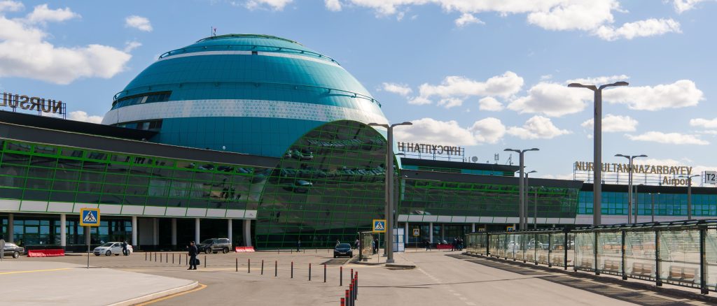 Зона высадки с такси в аэропорте Нурсултан Назарбаев
